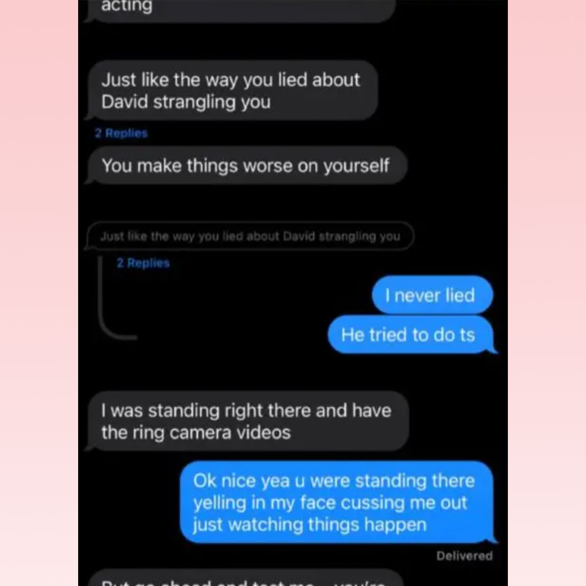 Džeiss Evanss noplūst tekstus ar mammu Jenelle