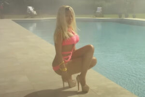 Influencer BREAKS SPINE Trying The Viral Nicki Minaj Stiletto Challenge