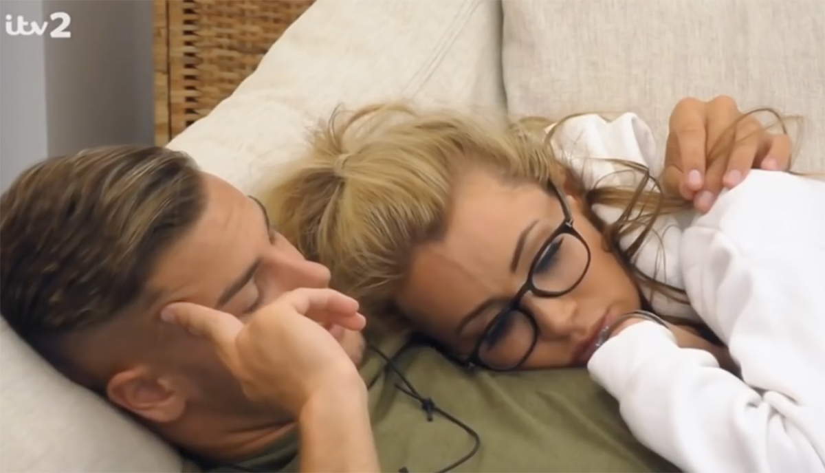 Chris and Olivia on Love Island ITV2