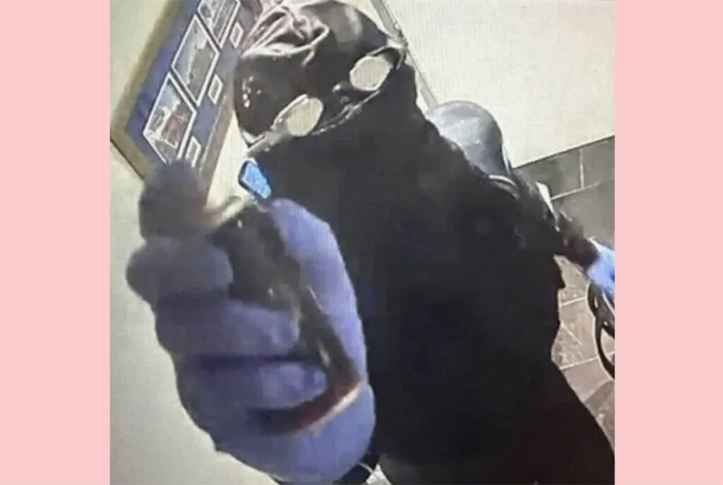 Disney Restaurant Robbed By Scuba Diver -- He Swam Away With THOUSANDS!