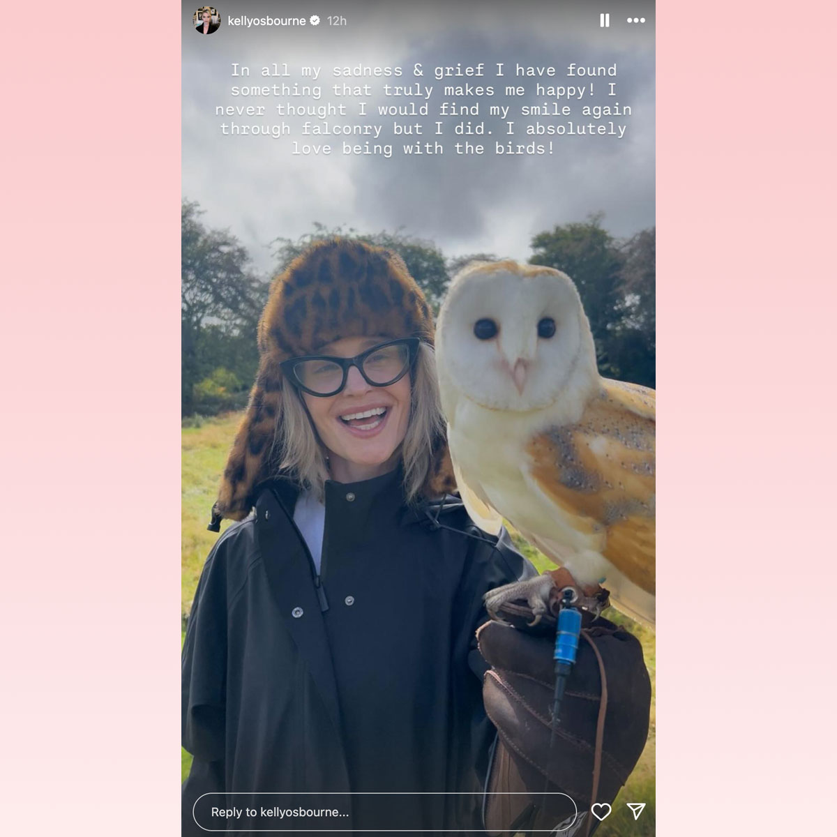 Kelly Osbourne takes up falconry