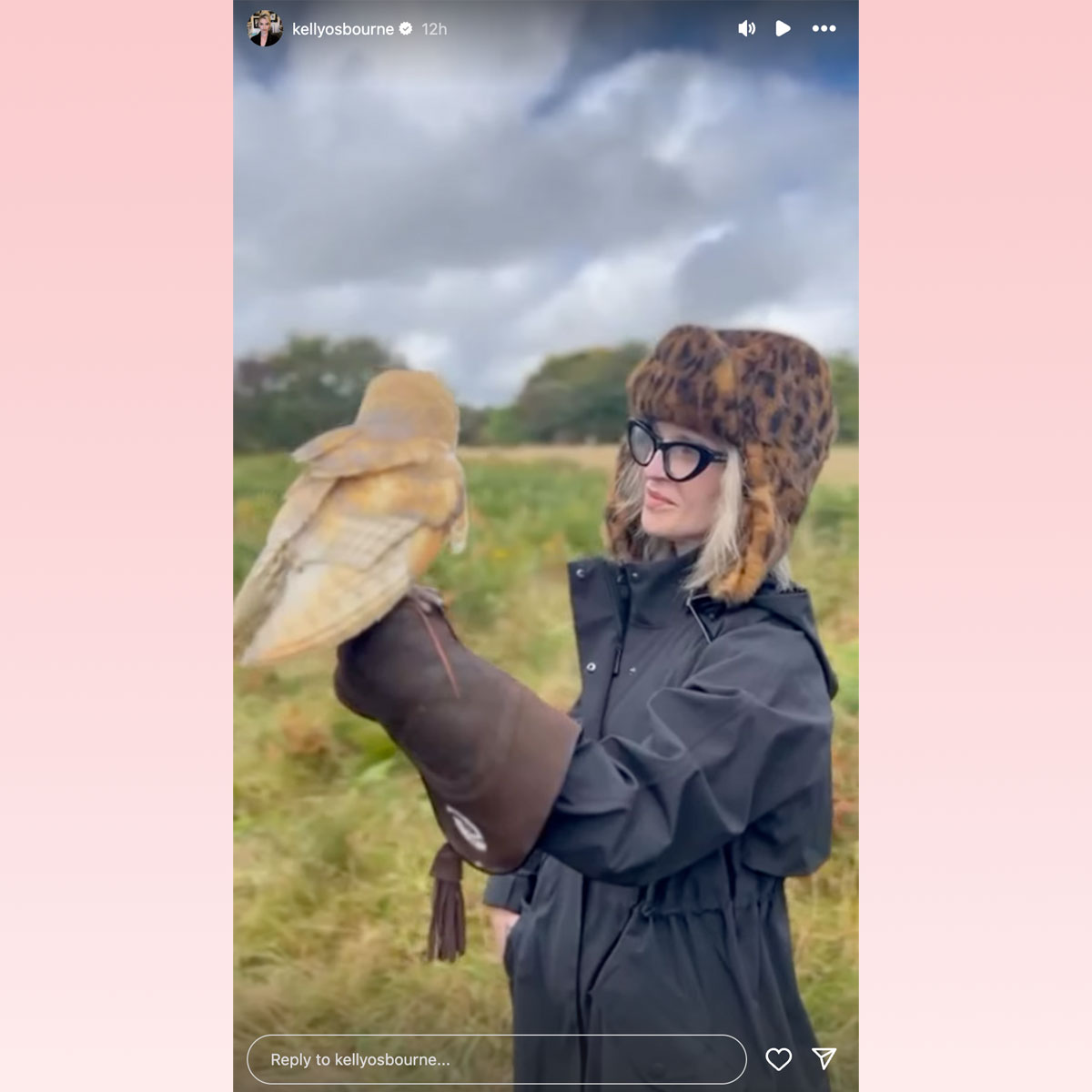 Kelly Osbourne takes up falconry
