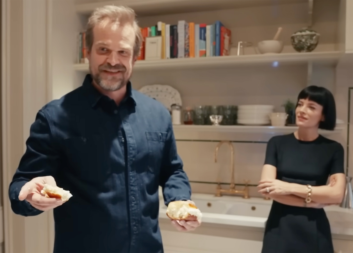 Fans Are Calling Out All The 'Dark Energy' From This Lily Allen & David Harbour Interview