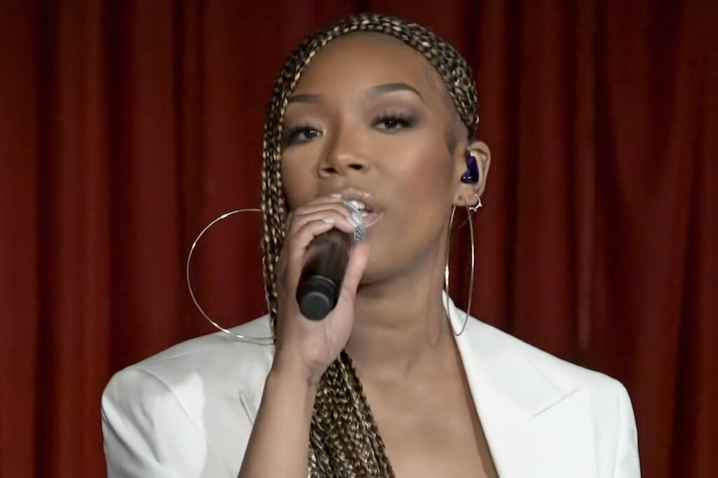 Brandy Speaks Out After Enraging Fans By Abruptly Leaving Concert Mid-Performance