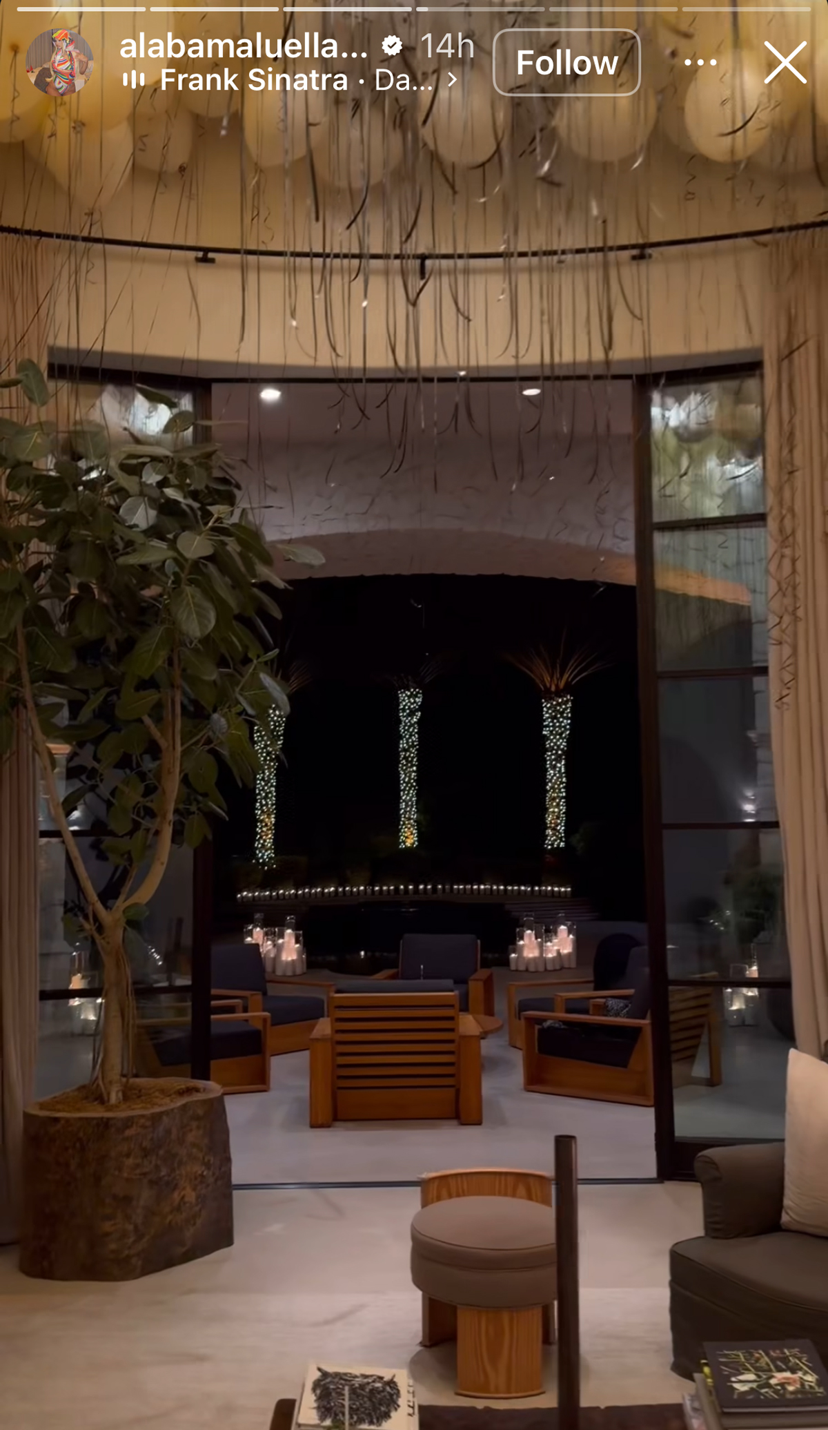 Kourtney Kardashian throws birthday dinner for Travis Barker