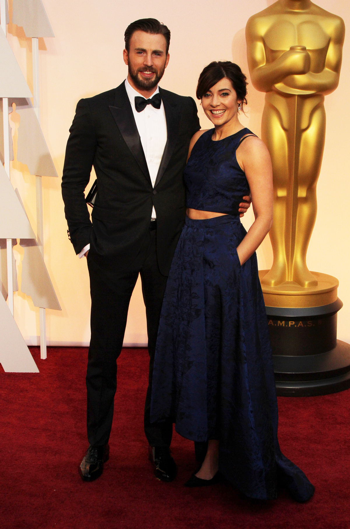 Fans Think They Figured Out Who Chris Evans Allegedly Cheated On His Wife With, BUT... 