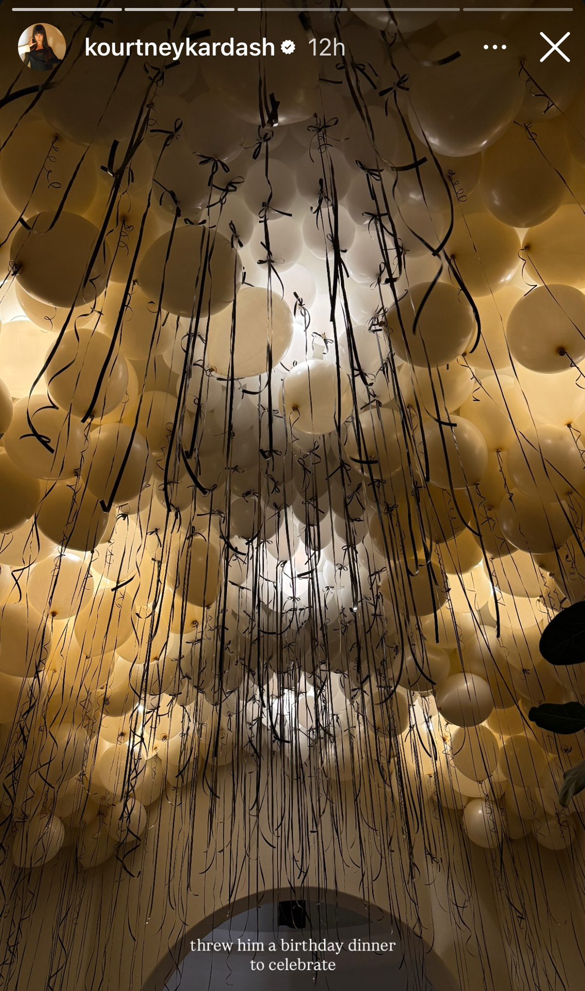 Kourtney Kardashian throws birthday dinner for Travis Barker