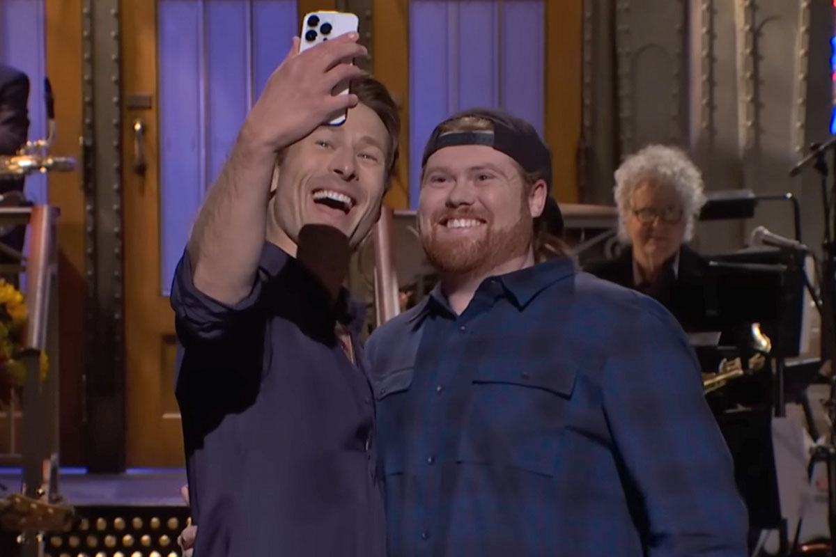 Glen Powell UPS driver selfie SNL