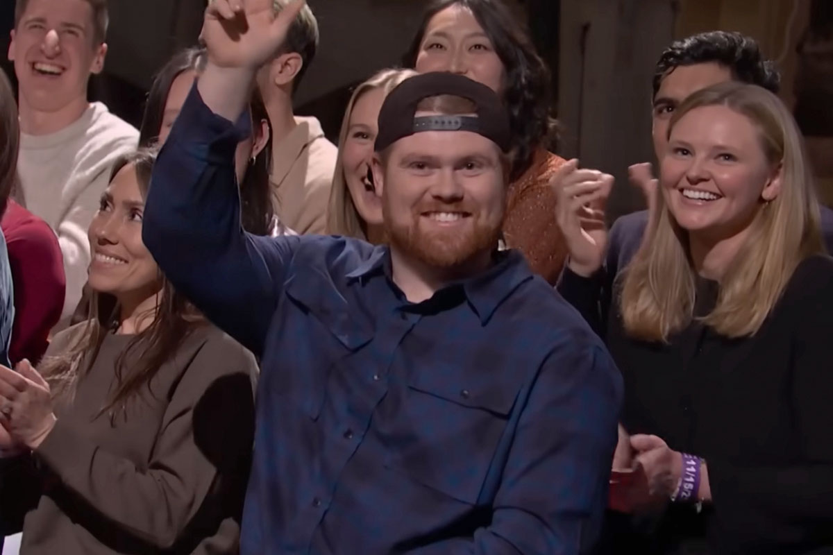 Glen Powell UPS driver selfie SNL