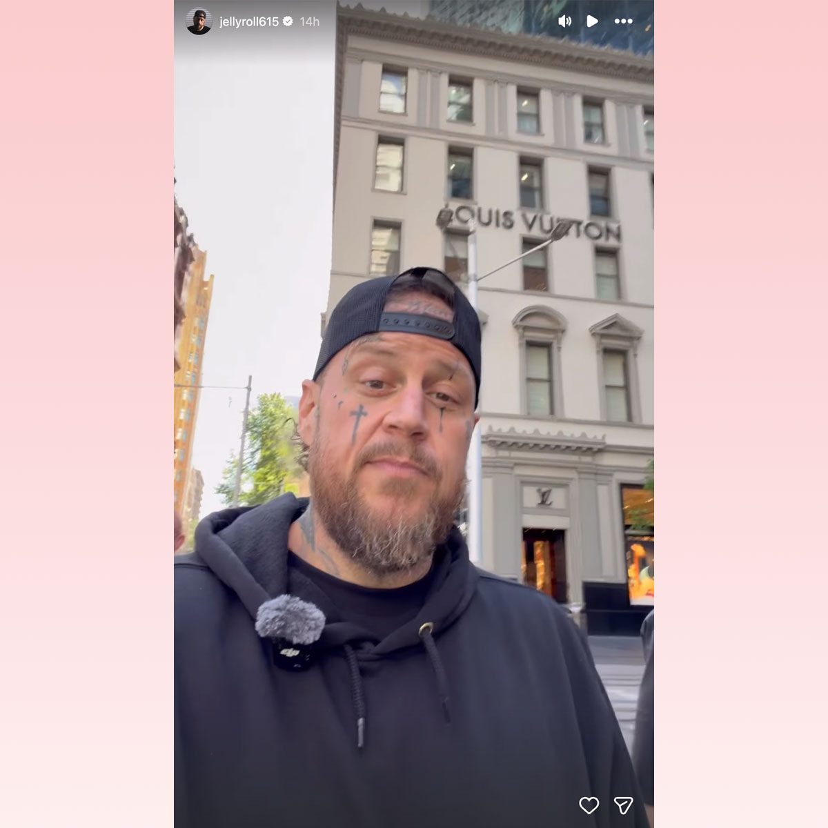 Jelly Roll says Louis Vuitton store treated him like a criminal