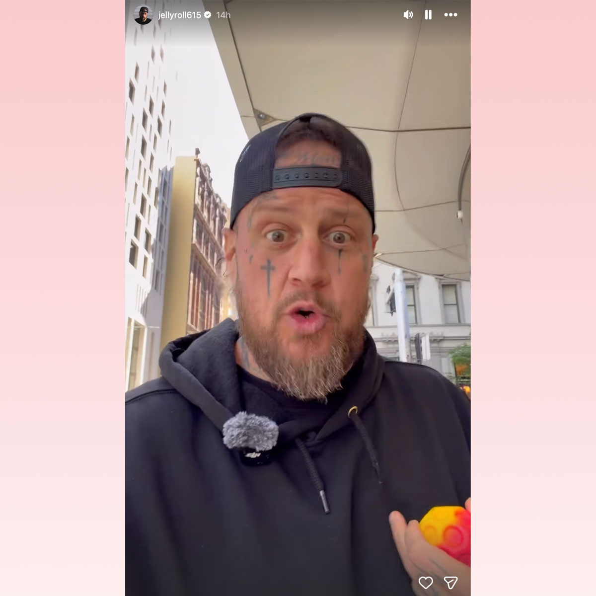 Jelly Roll says Louis Vuitton store treated him like a criminal