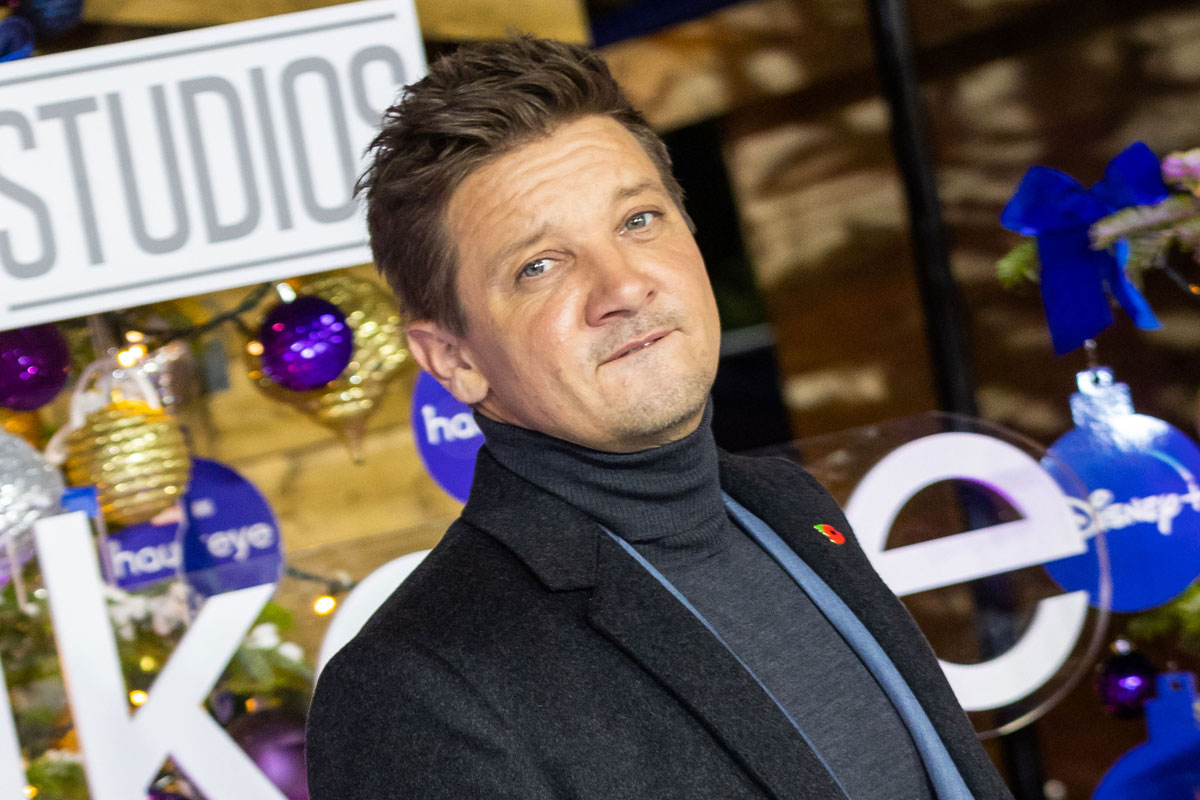 Jeremy Renner Responds To Accusations He Seduced Filmmaker With X-Rated Pics – Then Threatened To Call ICE On Her! Jeremy Renner Responds To Accusations He Seduced Filmmaker With X-Rated Pics – Then Threatened To Call ICE On Her!