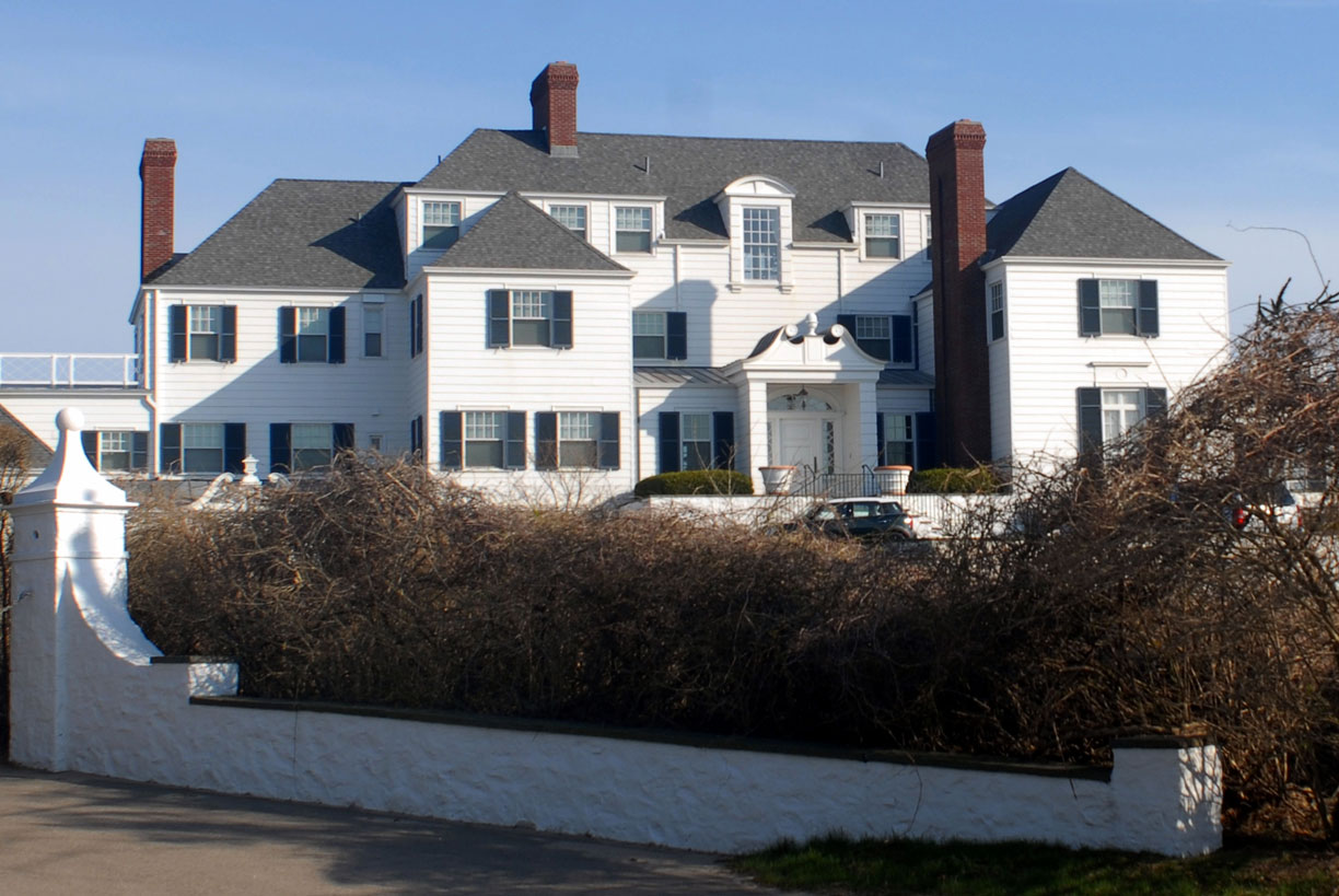 Taylor swift holiday house