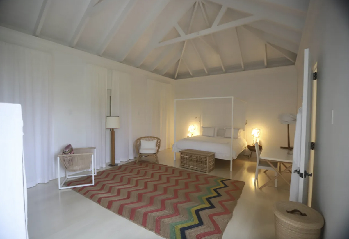 Democrats Release 10 Never-Before-Seen Photos Of Jeffrey Epstein's Private Island -- LOOK