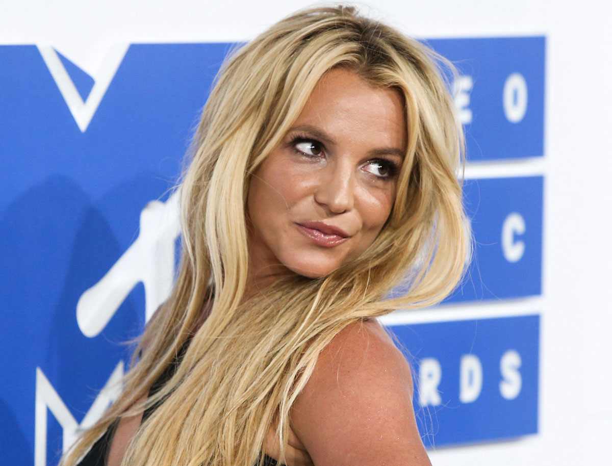 Britney Spears Being ‘Exploited & Manipulated’ By ‘Dangerous’ New Friends, Claims Worried Source! Britney Spears Being ‘Exploited & Manipulated’ By ‘Dangerous’ New Friends, Claims Worried Source!