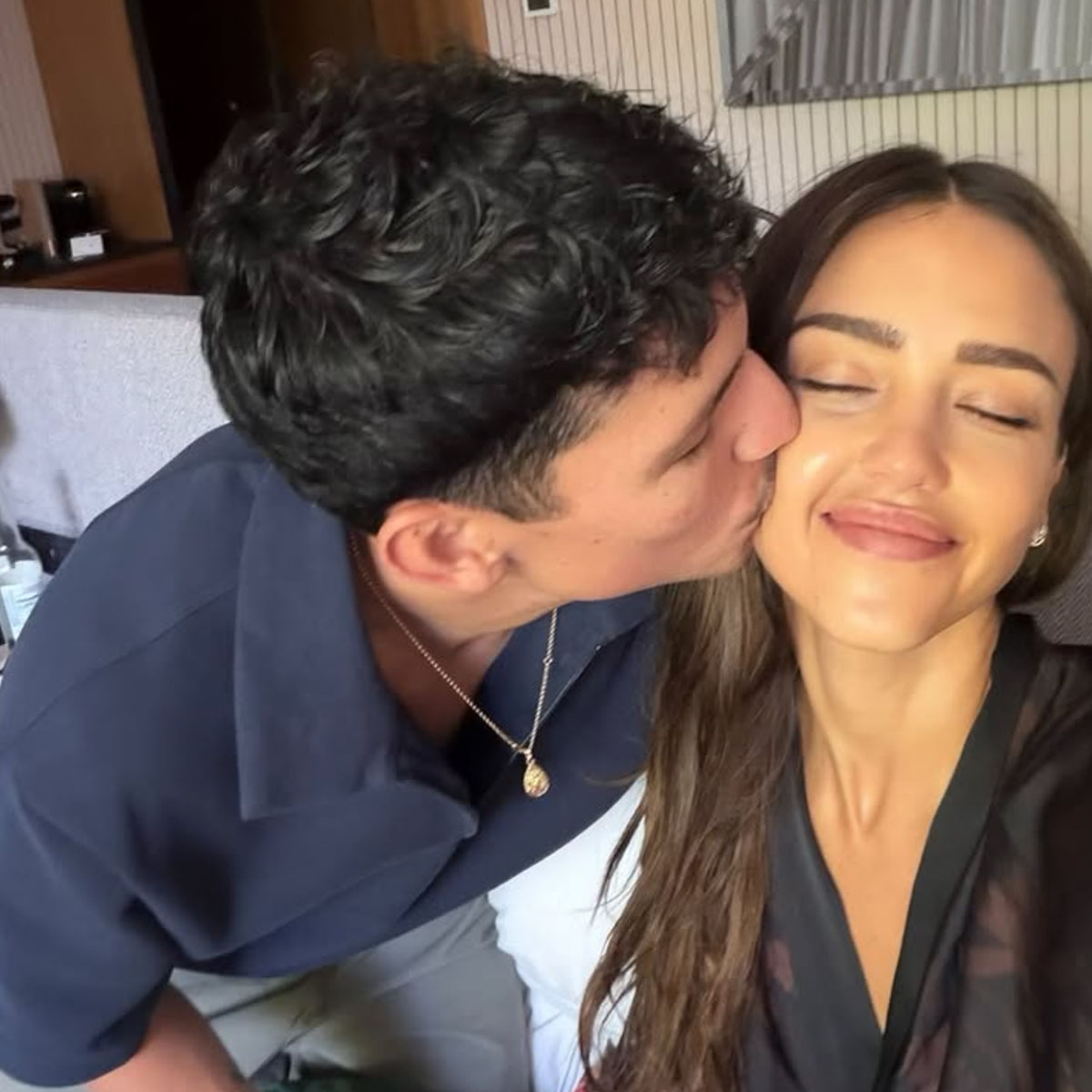 Jessica Alba Danny Ramirez PDA