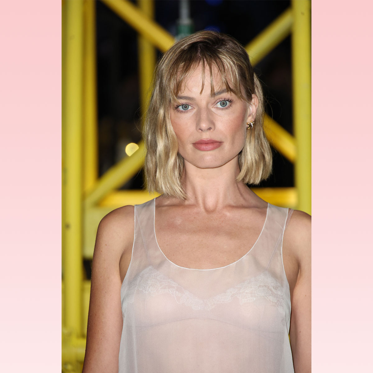 Margot Robbie haircut bangs