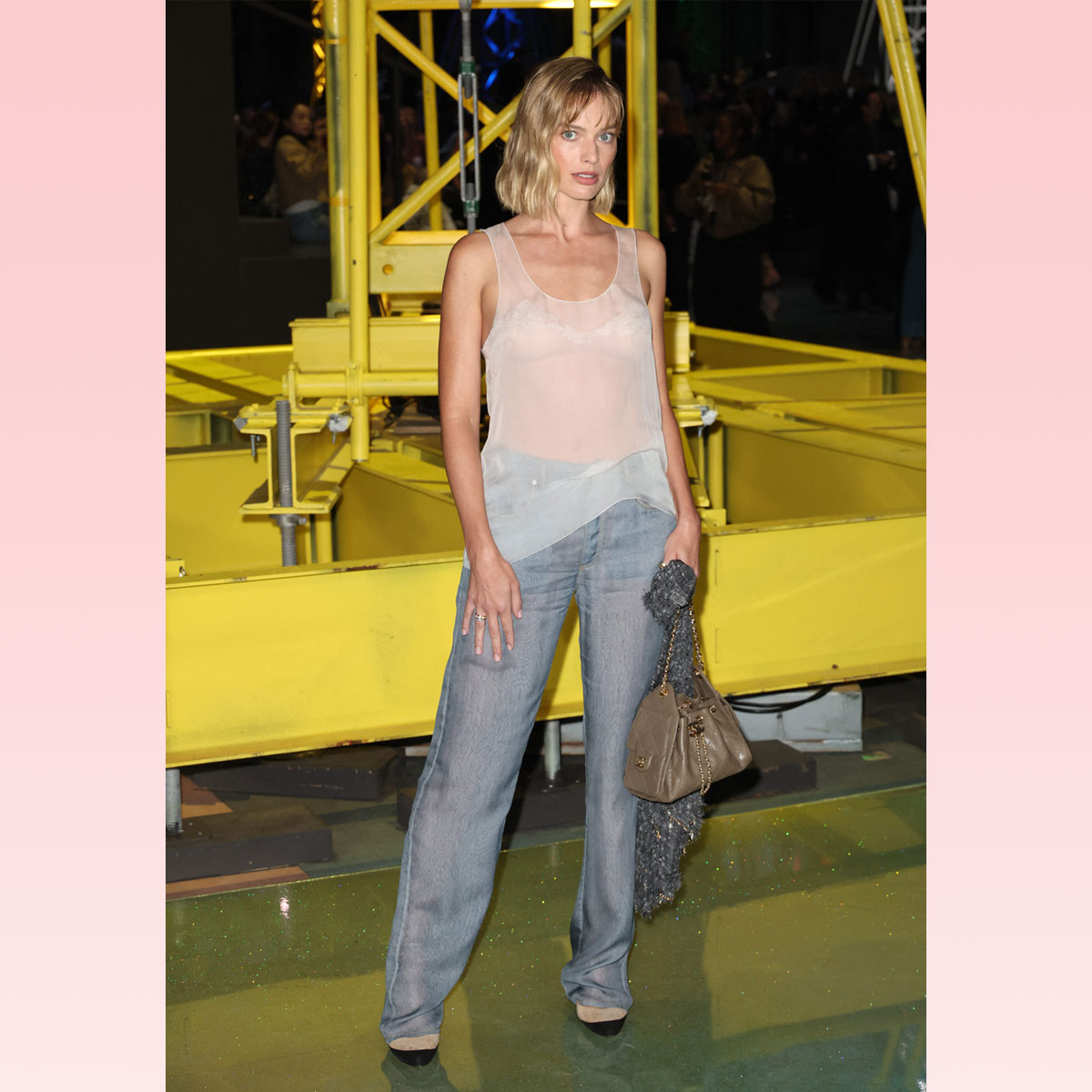 Margot Robbie haircut bangs