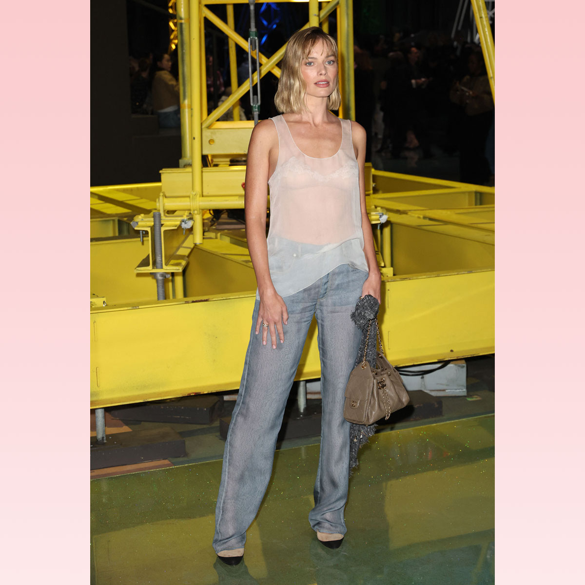 Margot Robbie haircut bangs