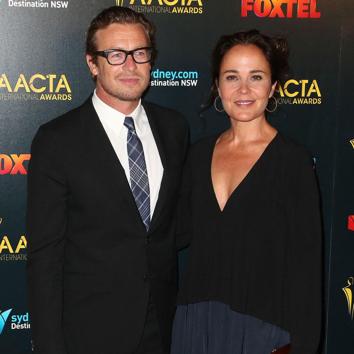 What’s REALLY Going On Between Nicole Kidman & Co-Star Simon Baker!