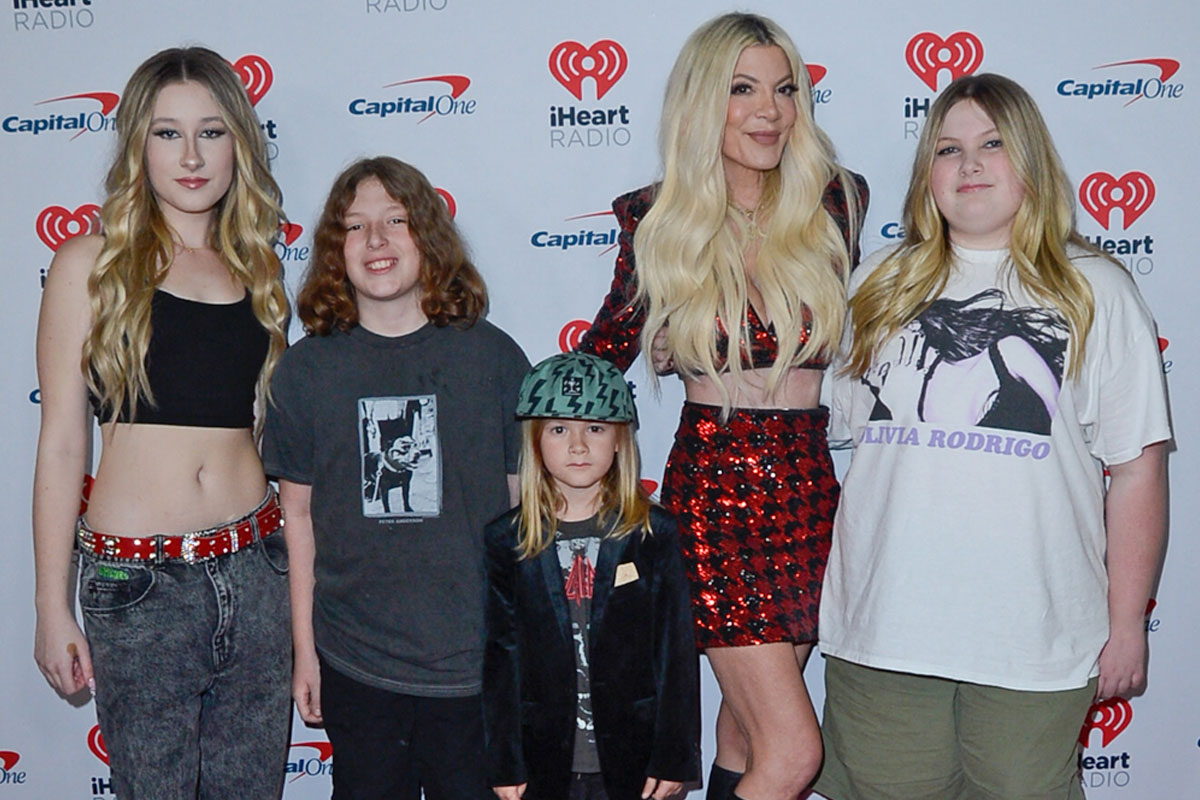 Tori Spelling & 4 Of Her Kids Rushed To The Hospital After Scary Car Crash!