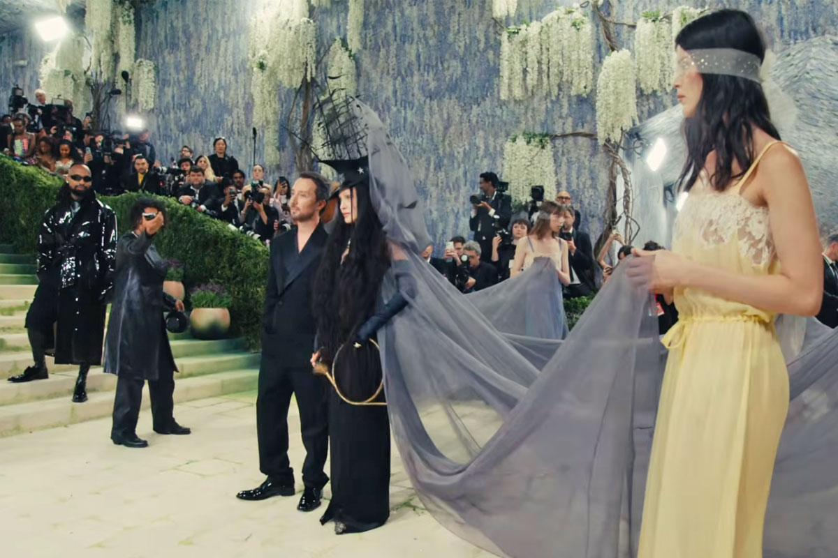 Madonna Takes Over The Met Gala Red Carpet With Haunting Gothic Ensemble!