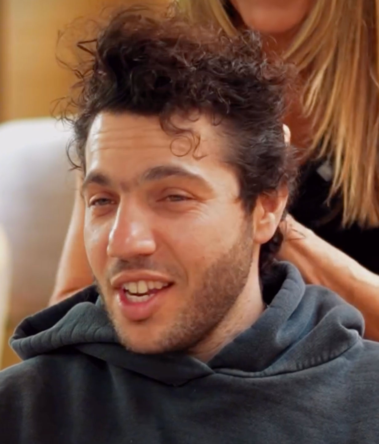 Jennifer Aniston styling Benny Blanco hair