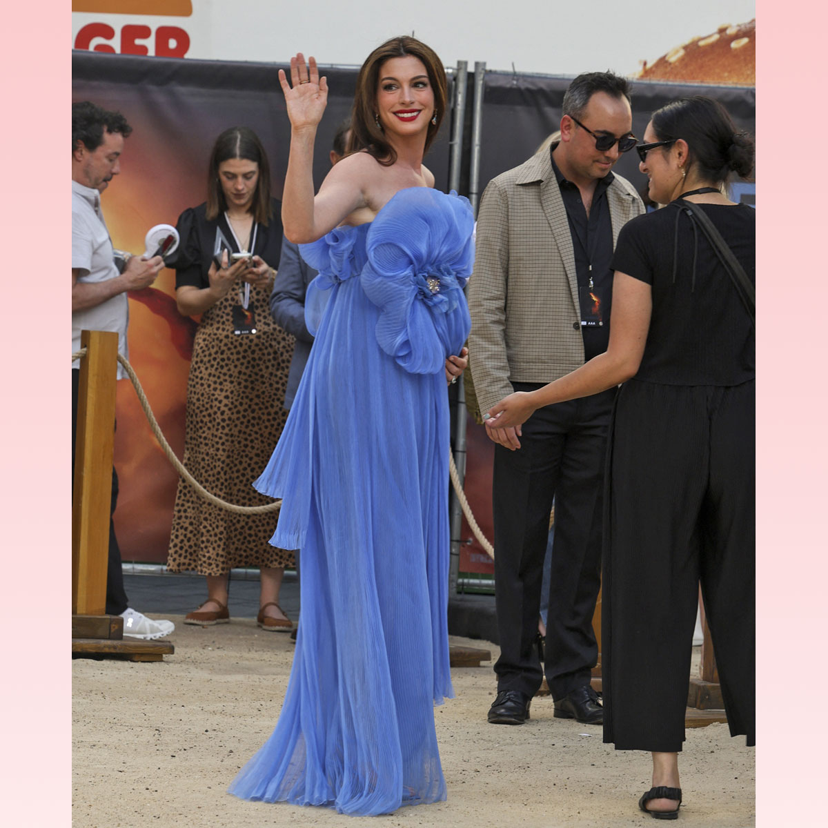 See Anne Hathaway's Pregnant Glow On The Odyssey Red Carpet!