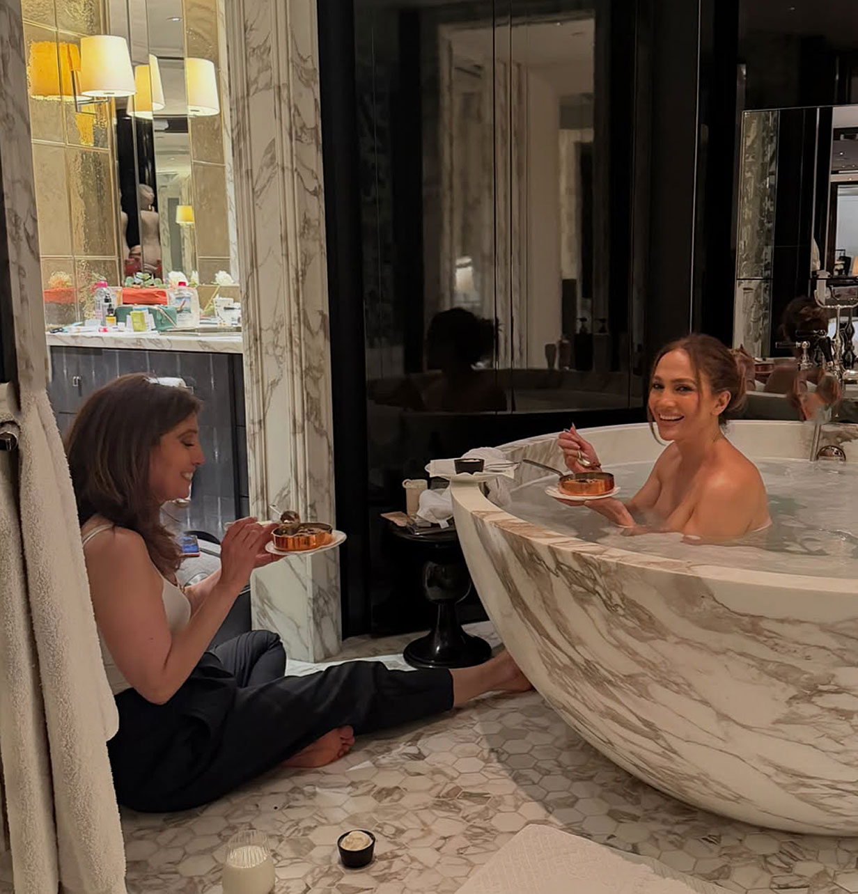 Jennifer lopez nude bathtub pic