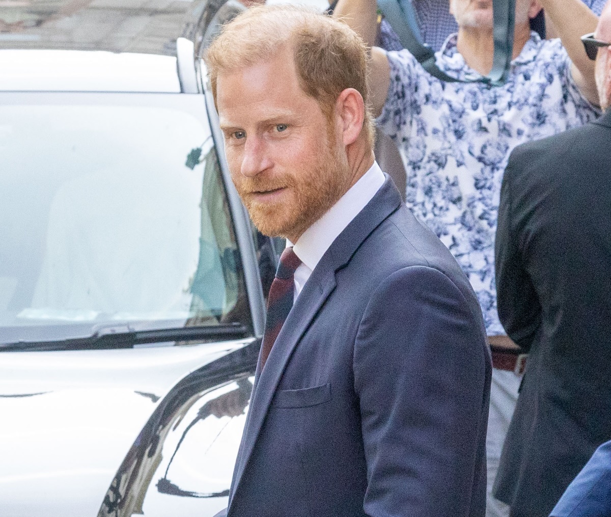 Prince Harry Suffers BRUTAL BLOW In Phone Hacking Case!