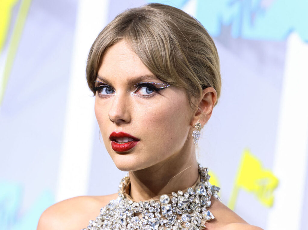 So Sad! Taylor Swift's Former Teacher Turned Bodyguard Passed Away On Her Wedding Day