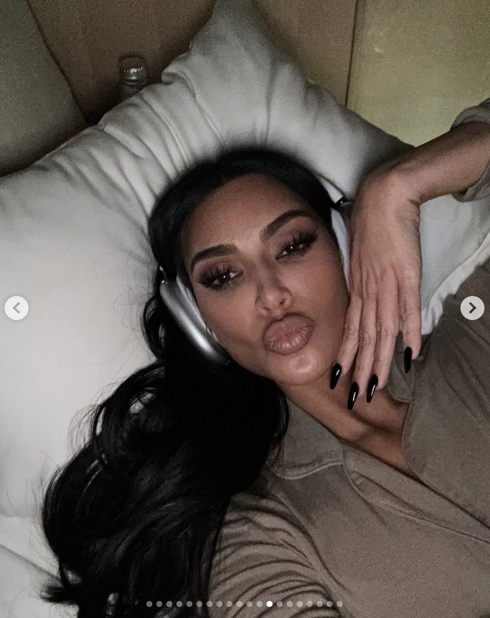 Kim Kardashian posts bundle of selfies