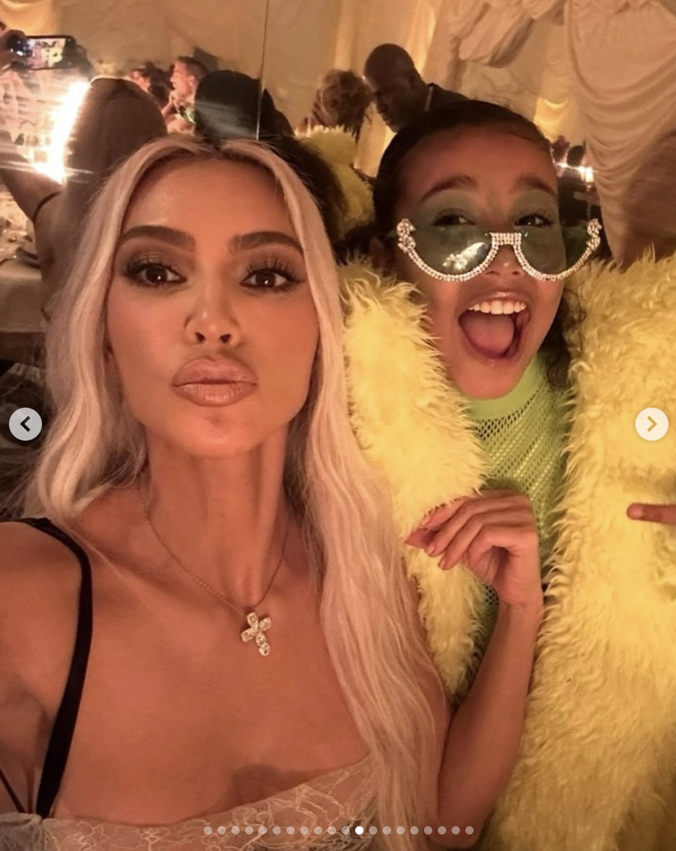 Kim Kardashian posts bundle of selfies