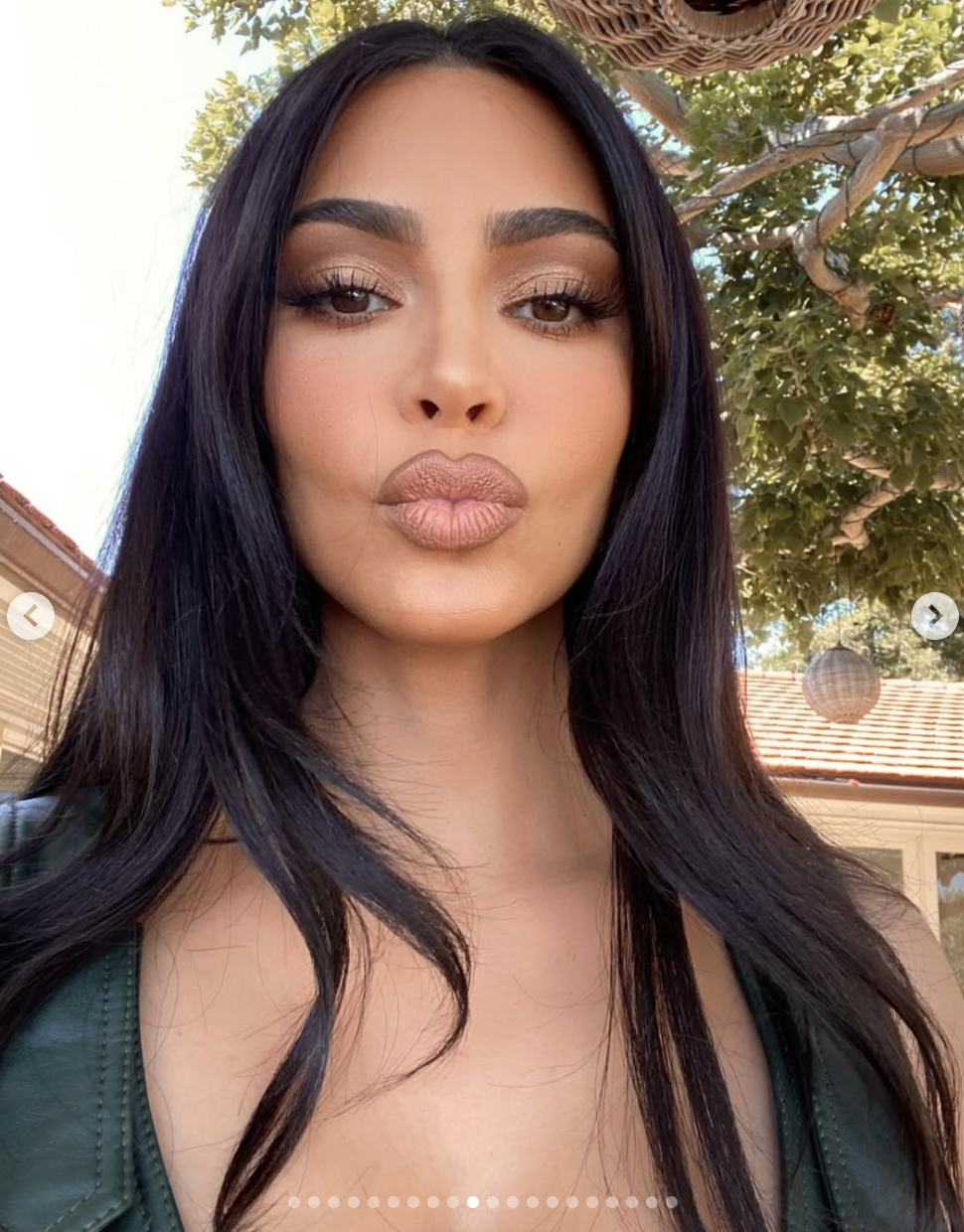 Kim Kardashian posts bundle of selfies