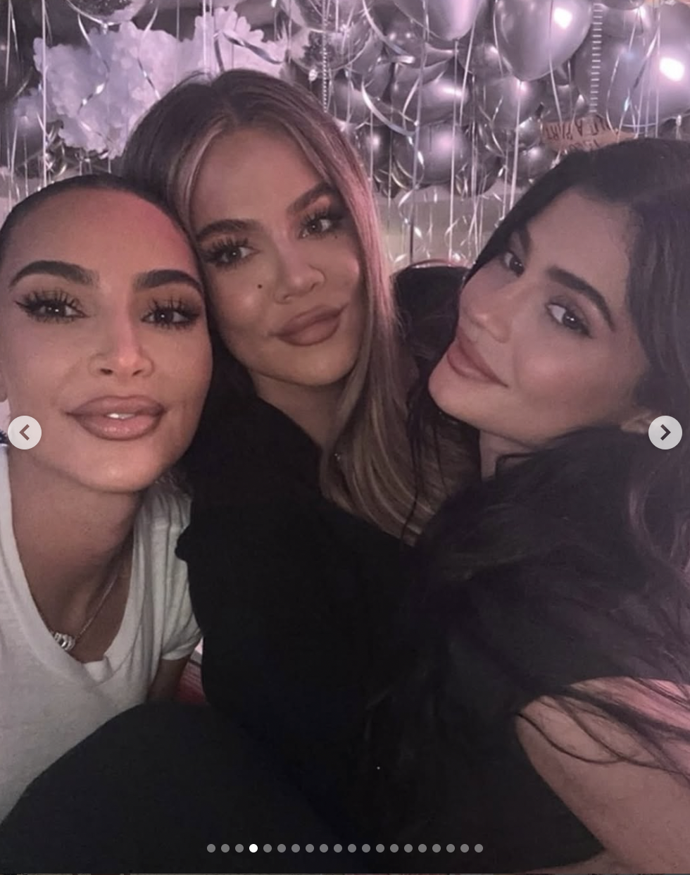 Kim Kardashian posts bundle of selfies